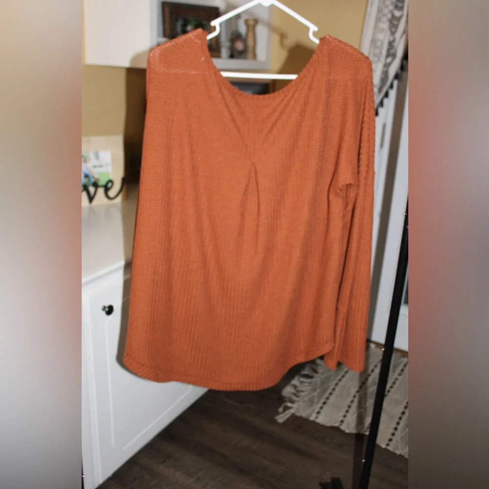 Rust Ribbed Long Sleeve Top 🍂 - Picture 2 of 3